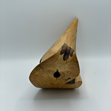 Charger l&#39;image dans la galerie, Wooden Bird Sculpture
