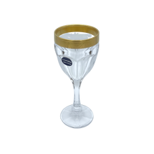 Lade das Bild in den Galerie-Viewer, 6 Crystal Wine Glasses (with Golden Rim)
